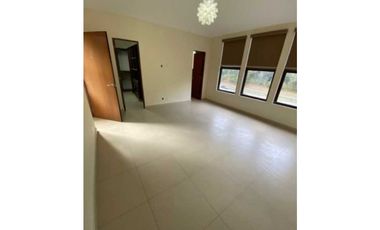 SE VENDE O SE ALQUILA CASA EN RIVER VALLEY