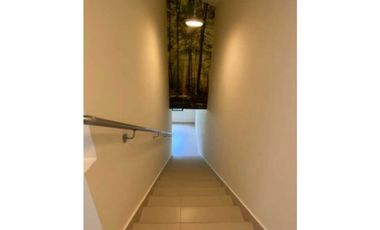 SE VENDE O SE ALQUILA CASA EN RIVER VALLEY