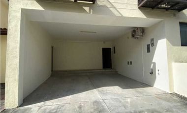 SE VENDE O SE ALQUILA CASA EN RIVER VALLEY