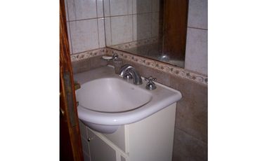 Chalet con oficina y depto independiente