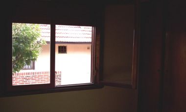 Chalet con oficina y depto independiente