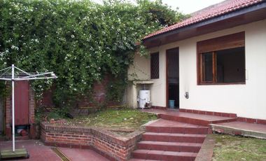 Chalet con oficina y depto independiente