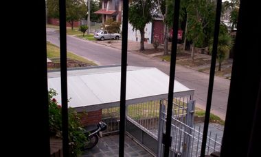 Chalet con oficina y depto independiente