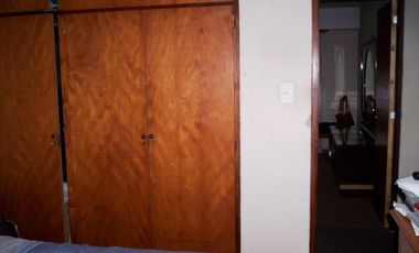 Chalet con oficina y depto independiente