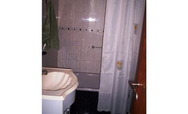 Chalet con oficina y depto independiente