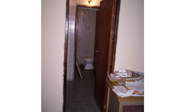 Chalet con oficina y depto independiente