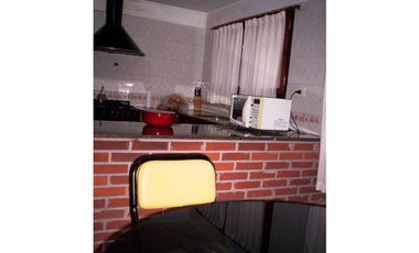 Chalet con oficina y depto independiente