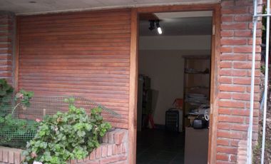 Chalet con oficina y depto independiente