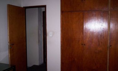 Chalet con oficina y depto independiente