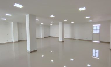oficina en arriendo en santa lucia. Cod A93011