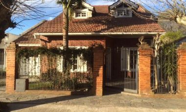 IMPECABLE CHALET EN ZONA RESIDENCIAL