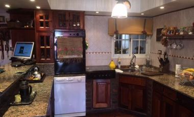 IMPECABLE CHALET EN ZONA RESIDENCIAL