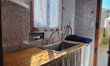 Venta  casa con 4 dormitorios garage y 2 locales