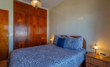 Venta  casa con 4 dormitorios garage y 2 locales