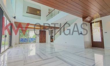 Brand New House for Rent in McKinley West Village, Taguig City