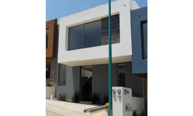 Moderna Casa en venta en Cañadas del Bosque Tres Marías L30 $3,590,000
