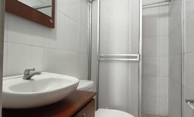 apartamento en arriendo en prados del este. Cod A19387