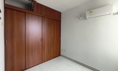 apartamento en arriendo en prados del este. Cod A19387