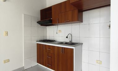 apartamento en arriendo en prados del este. Cod A19387