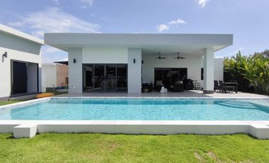 Newly Completed Modern 4 Bedroom Pool Villa Close To Banyan