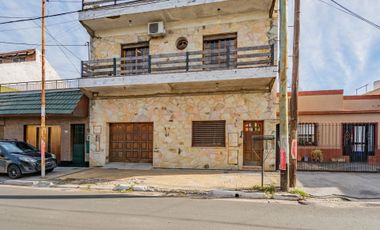 Casa en venta 4 ambientes en Villa Madero PERMUTA