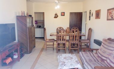 VENTA DEPARTAMENTO FRENTE AL RIO 3 DORMITORIOS
