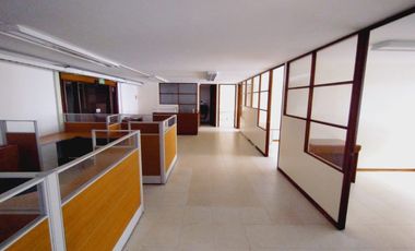 oficina en arriendo en centro. Cod A1023105