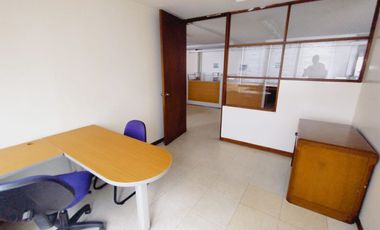 oficina en arriendo en centro. Cod A1023105