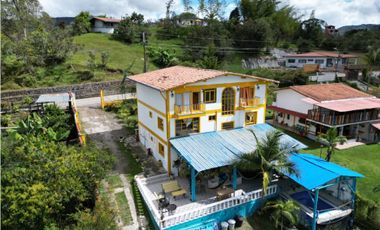 HOTEL AMOBLADO EN VENTA GUATAPÉ