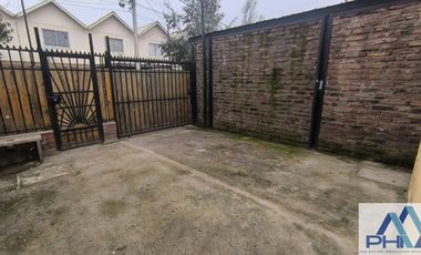 Casa En Venta C/ Estacionamiento En Centro De Lampa
