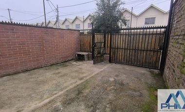 Casa En Venta C/ Estacionamiento En Centro De Lampa
