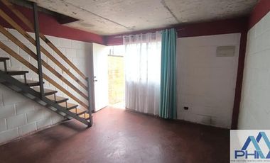 Casa En Venta C/ Estacionamiento En Centro De Lampa