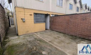 Casa En Venta C/ Estacionamiento En Centro De Lampa