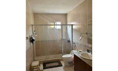 SE VENDE HERMOSA Y AMPLIA CASA EN RAINFOREST VILLAS $470,000