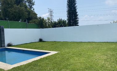 Adelante de plaza Averanda