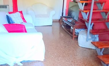 Hermoso Chalet de 6 + Amb con Depto de 3 Amb en El Fondo. con Coch Para 2 Autos