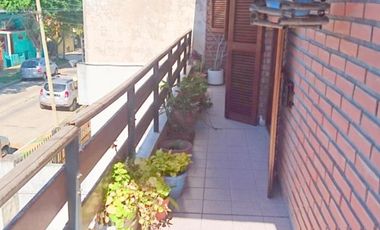 Hermoso Chalet de 6 + Amb con Depto de 3 Amb en El Fondo. con Coch Para 2 Autos