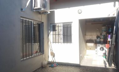 IMPECABLE PH FONDO 3 AMB PLANTA BAJA CON PATIO Y LAVADERO