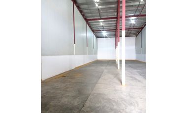 Se Alquila Bodega en Tocumen, Excelente ubicación. 400mt2.