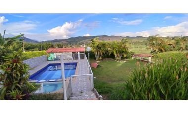 Pavas La Cumbre Valle Colombia - Hermosa finca con piscina en venta