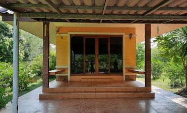 BEAUTIFUL 5 RAI WITH 5 HOUSES AND FRUIT GARDENS JUST 10 KM FROM DOWNTOWN KANCHANABURI!!!