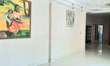 BEAUTIFUL 5 RAI WITH 5 HOUSES AND FRUIT GARDENS JUST 10 KM FROM DOWNTOWN KANCHANABURI!!!