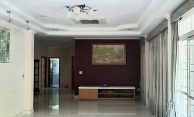 BEAUTIFUL 5 RAI WITH 5 HOUSES AND FRUIT GARDENS JUST 10 KM FROM DOWNTOWN KANCHANABURI!!!