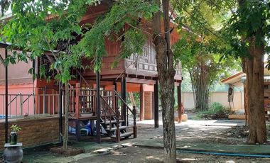 BEAUTIFUL 5 RAI WITH 5 HOUSES AND FRUIT GARDENS JUST 10 KM FROM DOWNTOWN KANCHANABURI!!!