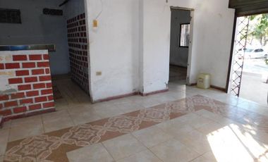 casa en venta en las moras. Cod V82070