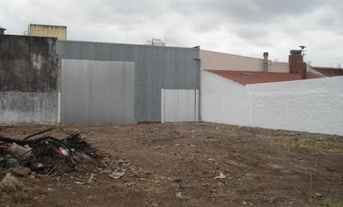 LOTE 700 m2 con Galpon 10x10