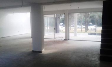 Pinamar | Locales a estrenar sobre Avda. Bunge (Pleno centro)