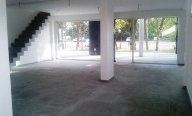 Pinamar | Locales a estrenar sobre Avda. Bunge (Pleno centro)