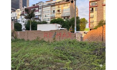 Alquiler Terreno En El Golf En Avenida