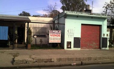 Casa  a la Venta con local